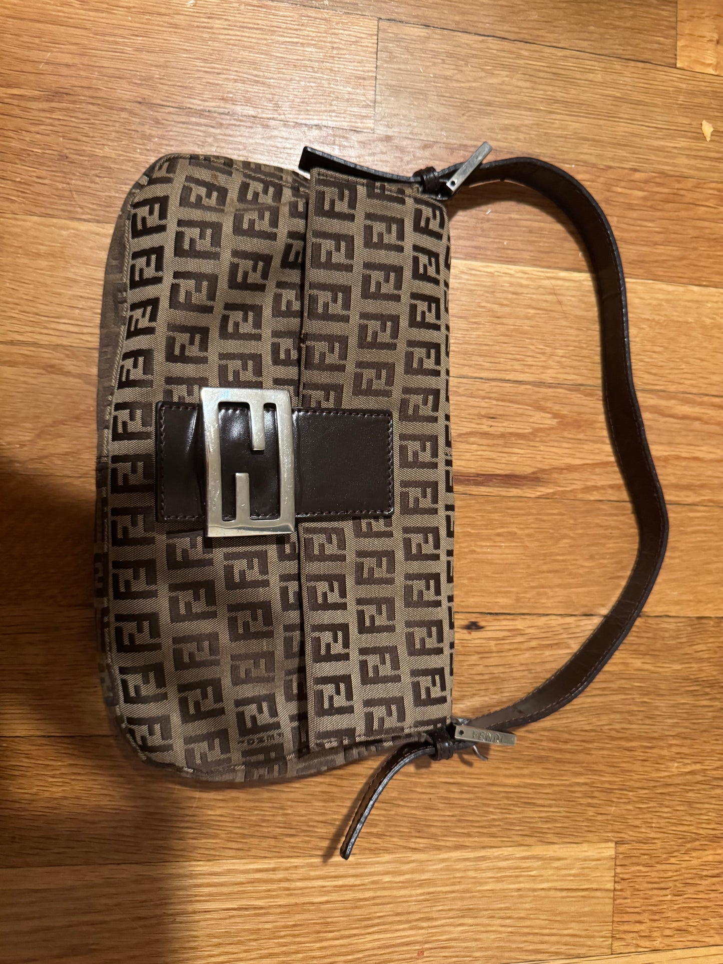 Fendi baguette classic