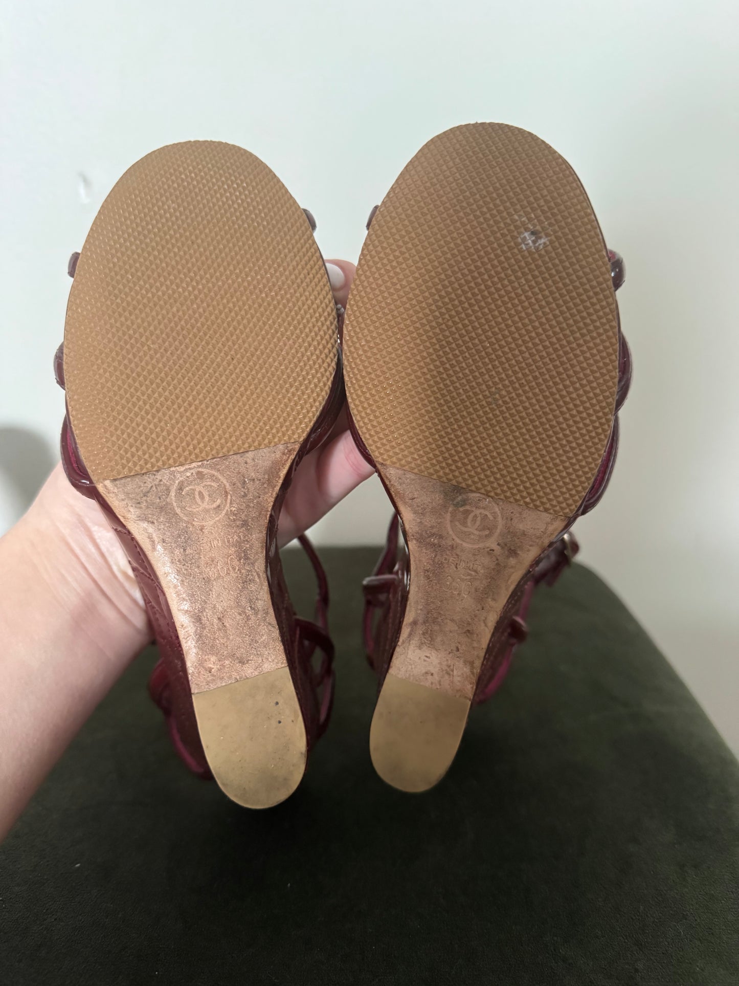 Chanel Burgundy Quilted Patent Leather Wedge Sandals π·