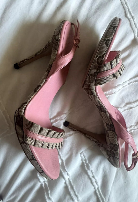 Pink monogram Gucci heels 🌸🧸💞